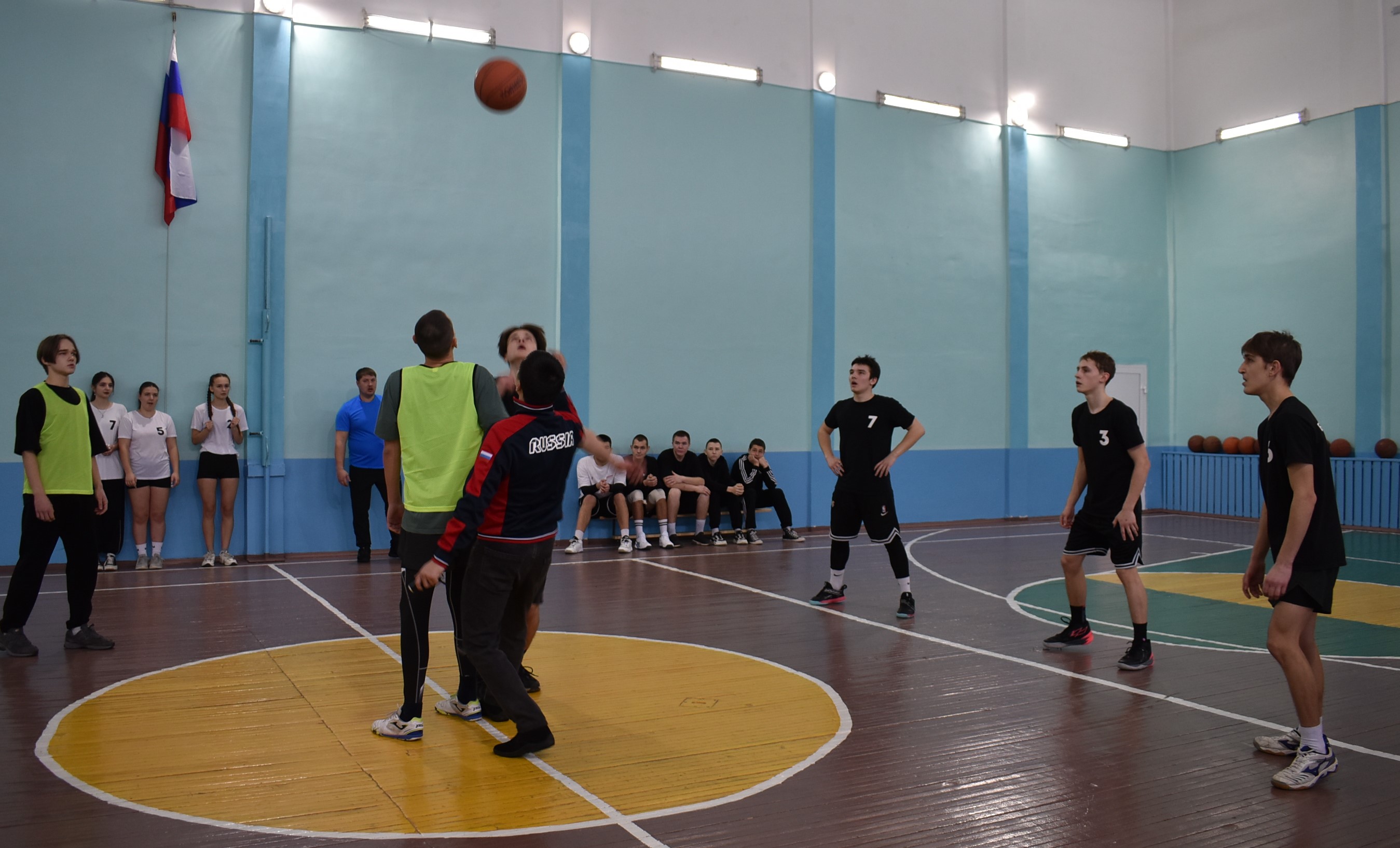 Изображение спорт и физкультура в школе.